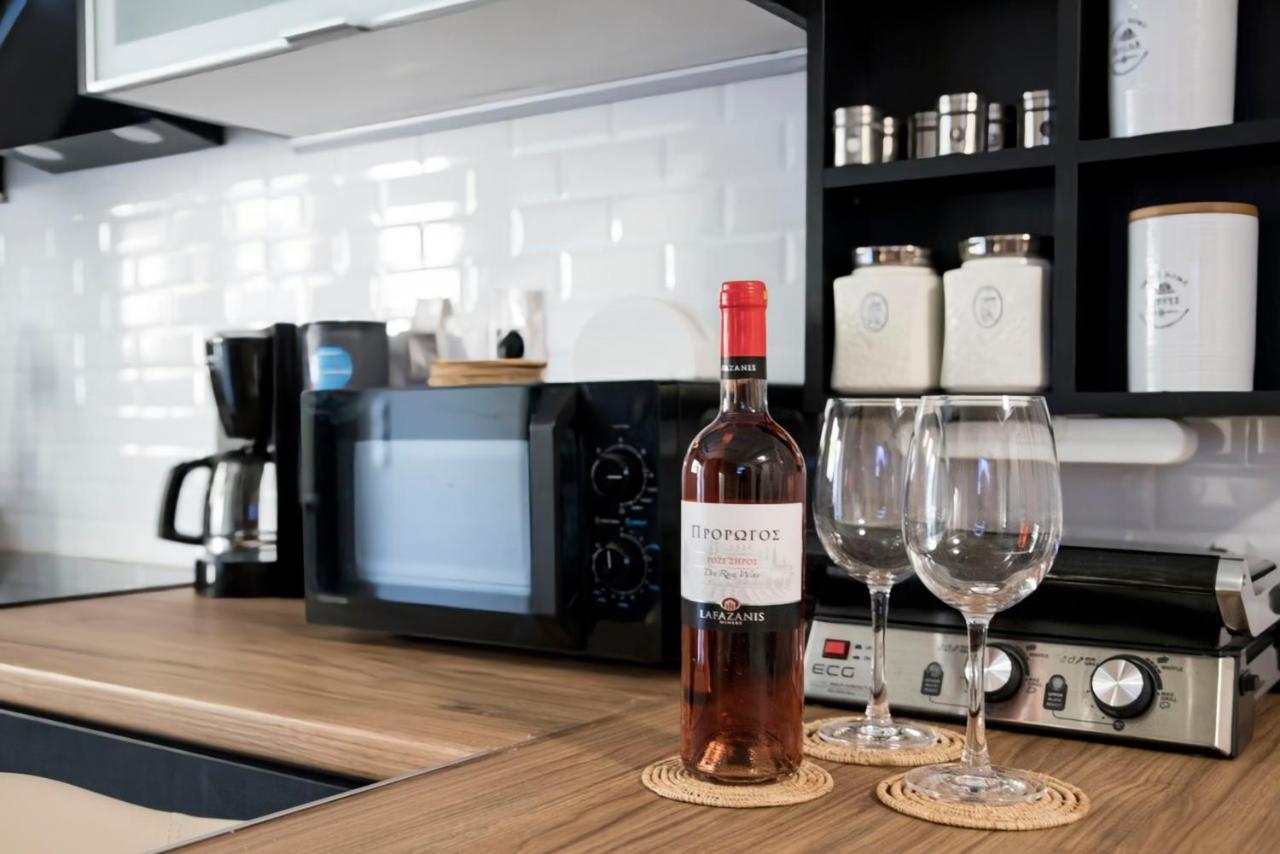Luxurious Apartment In The Heart Of Town ! Loutraki  Eksteriør bilde