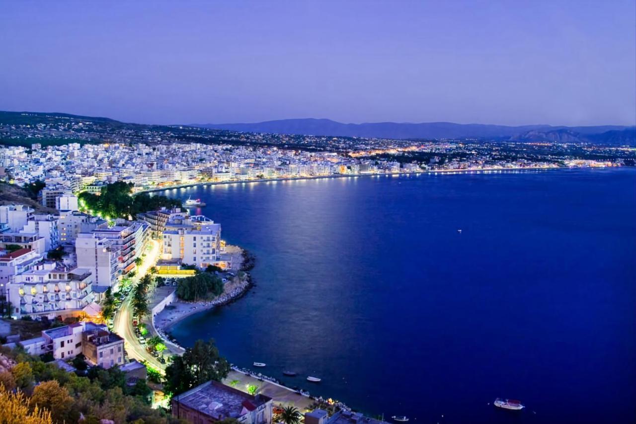 Luxurious Apartment In The Heart Of Town ! Loutraki  Eksteriør bilde